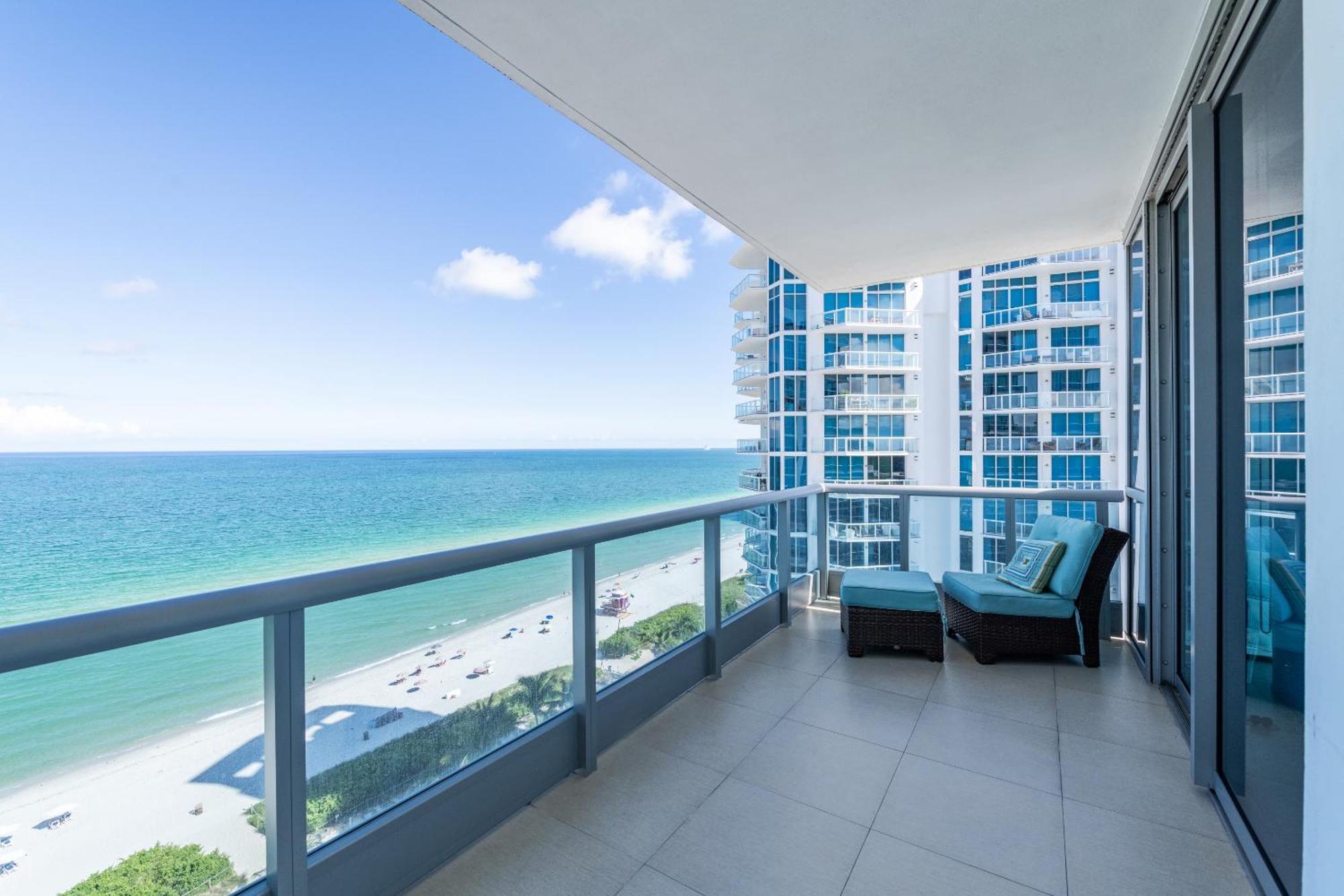 Bluebird Suites Monte Carlo Miami Beach Room photo