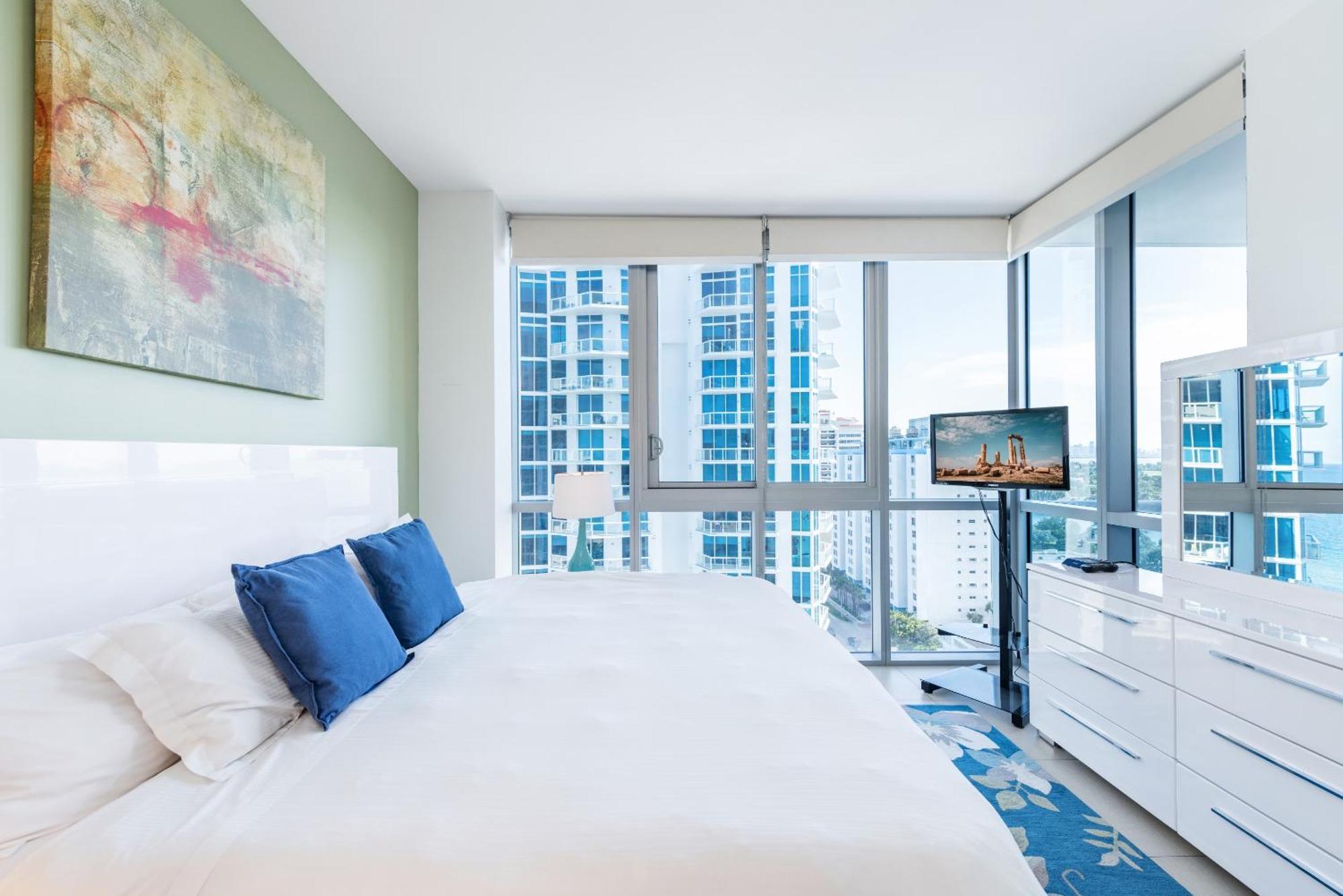 Bluebird Suites Monte Carlo Miami Beach Room photo