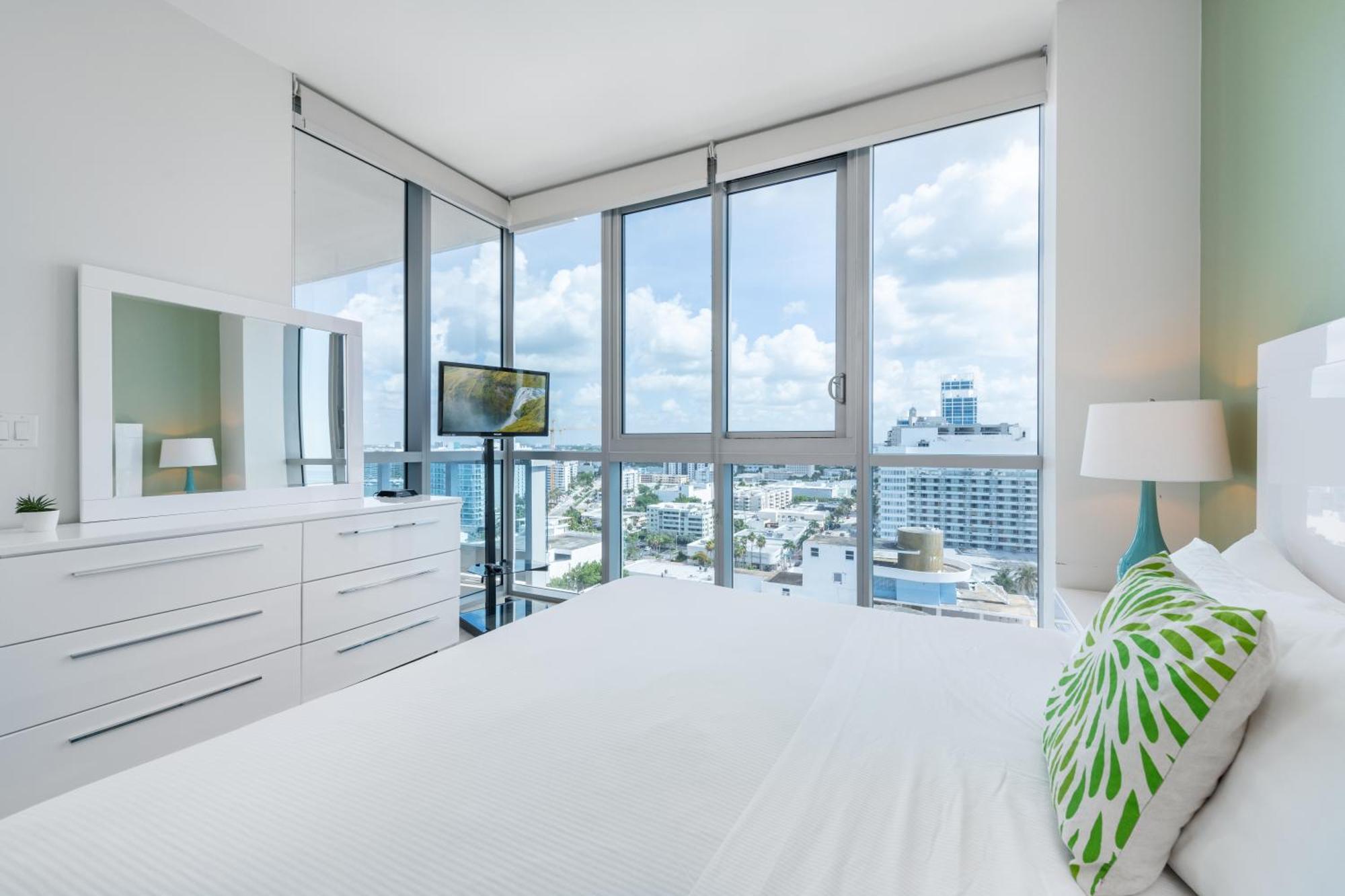 Bluebird Suites Monte Carlo Miami Beach Room photo